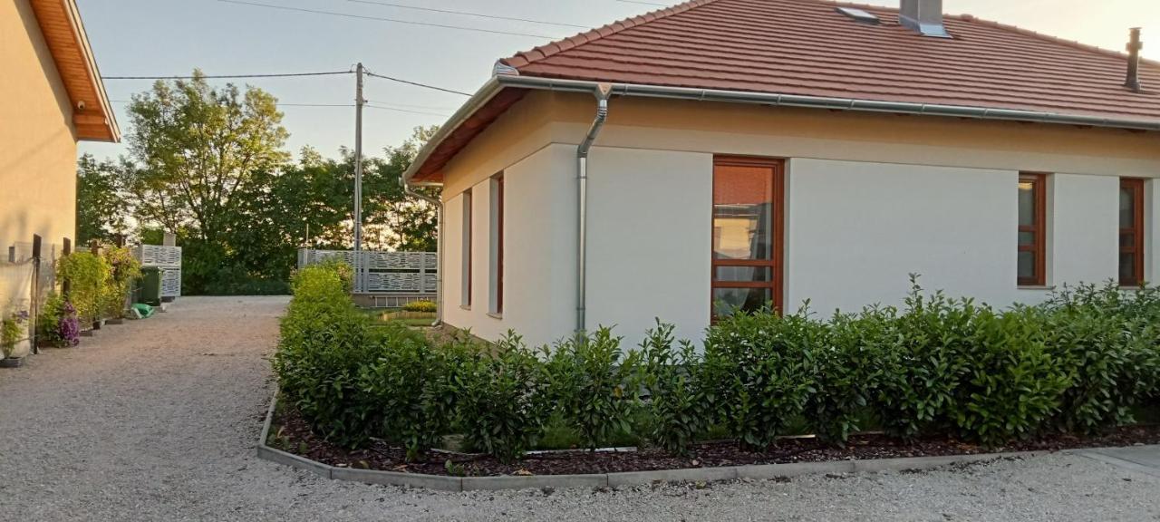 Bibic Apartman A Kapolnasnyek Екстериор снимка