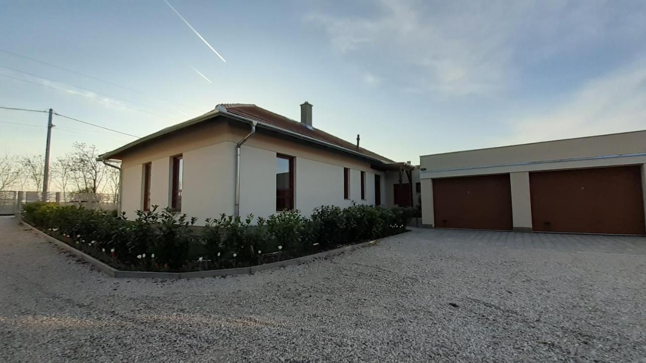 Bibic Apartman A Kapolnasnyek Екстериор снимка